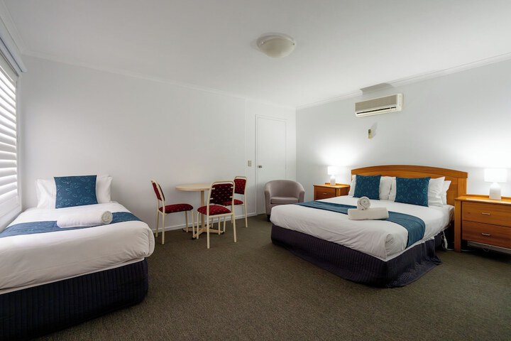 Room 13 of 65