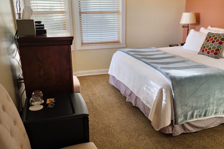 Room 25 of 53