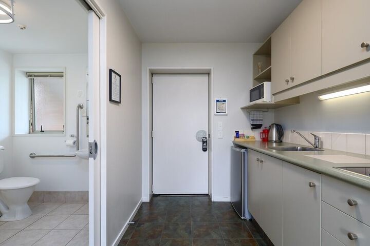 Room 4 of 34