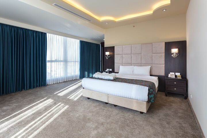 Room 11 of 79