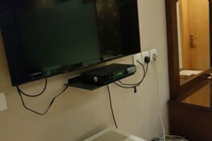 Room 33 of 33