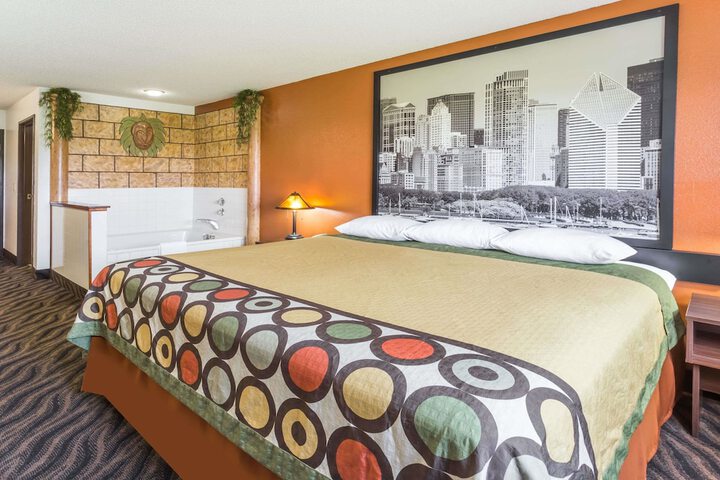 1 King Bed (1 of 17)