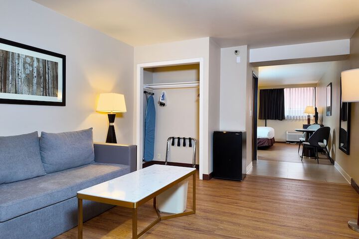 Room 44 of 73