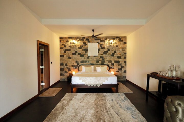 Room 5 of 52