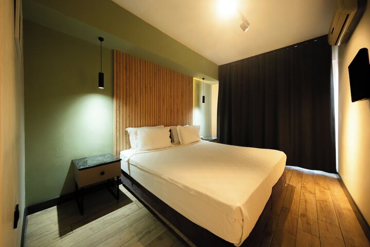 Room 50 of 82