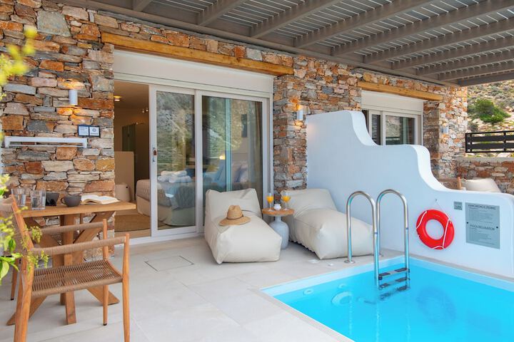 Pool 113 of 156