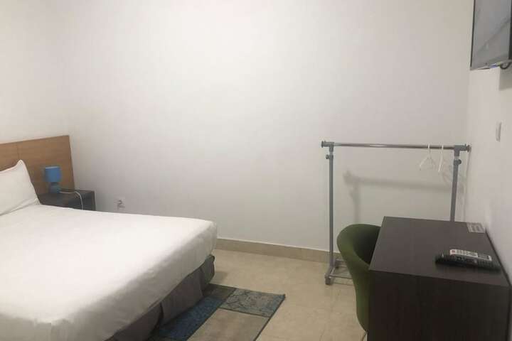 Room 13 of 23