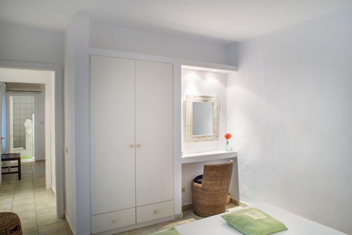 Room 7 of 72