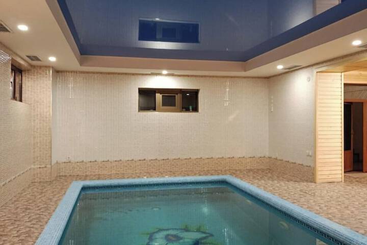 Pool 8 of 10