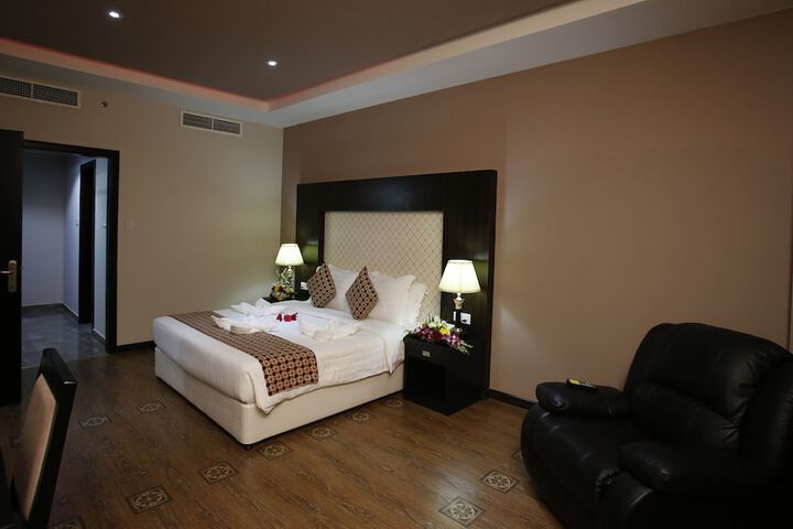 Room 13 of 49