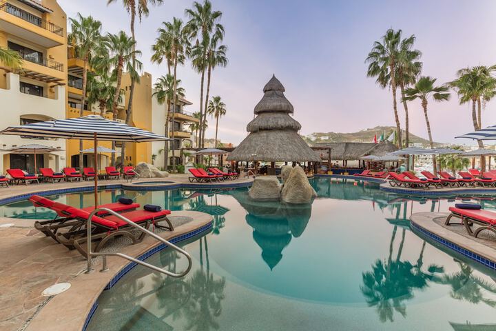 Hotel with Pool