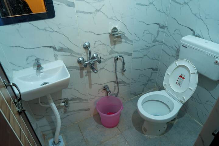 Room 12 of 17