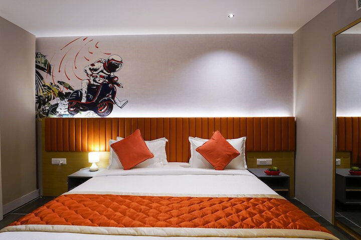 Room 13 of 24