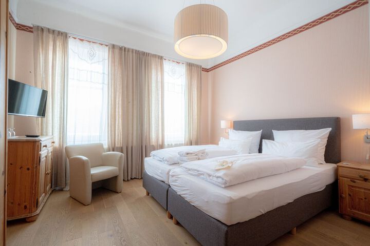 Room 8 of 21