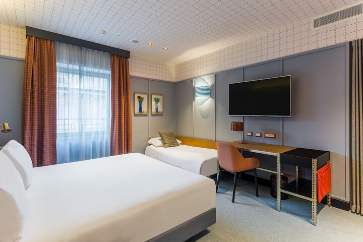 Room 48 of 100
