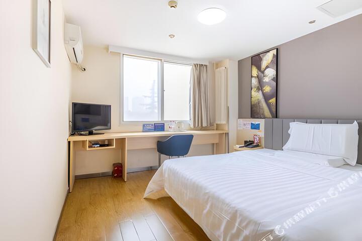 Room 10 of 15