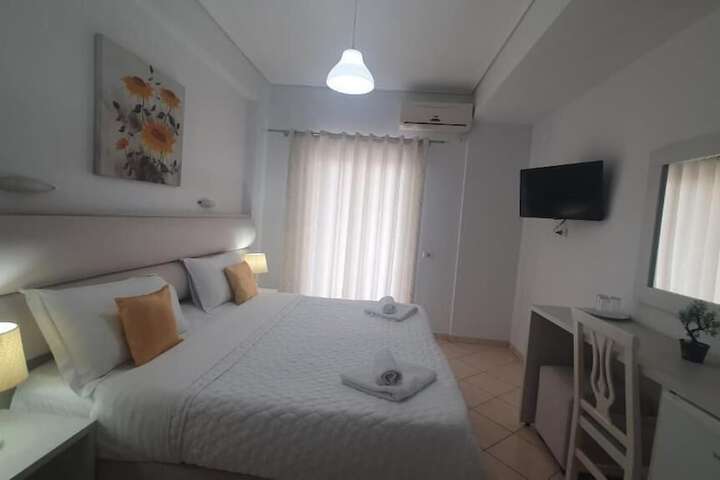 Room 12 of 106
