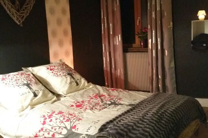 Room 7 of 9