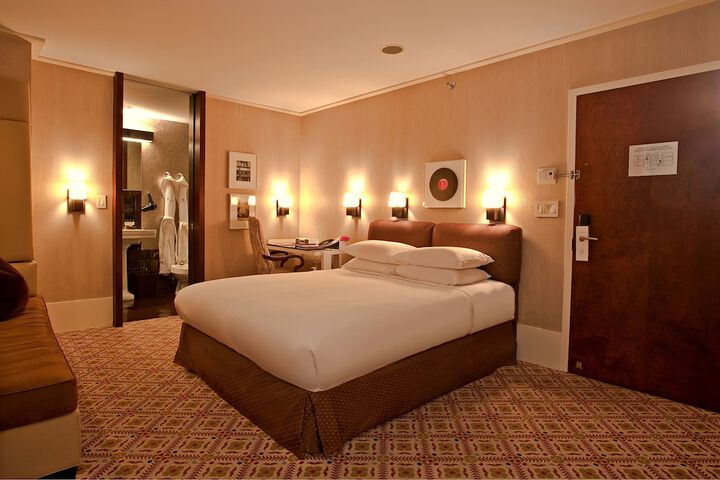 Luxury Queen Bed (4 of 8)