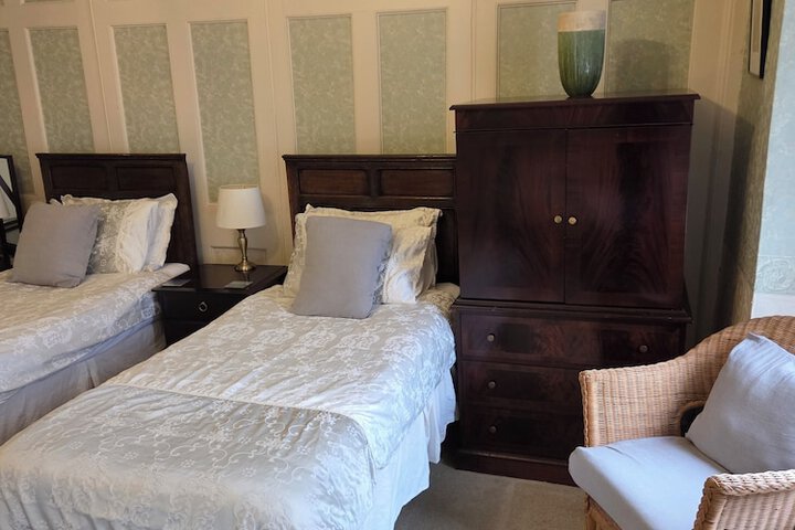 Room 9 of 29