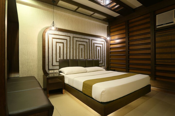 Room 10 of 56