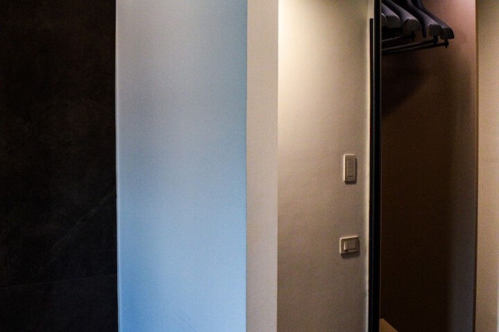 Room 21 of 61