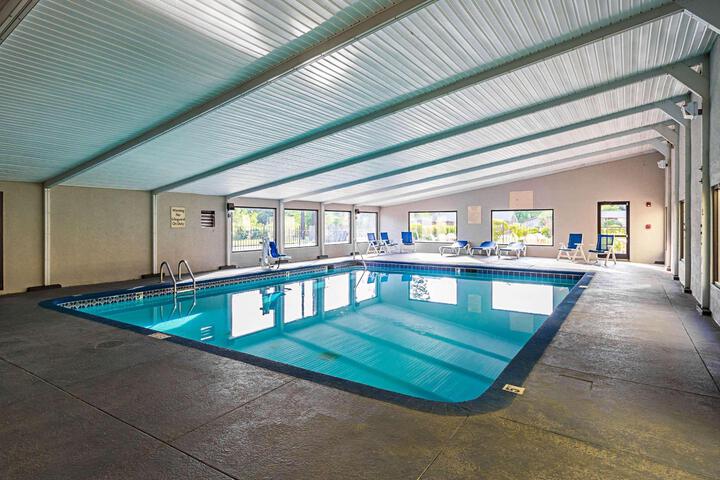 Pools & Facilities