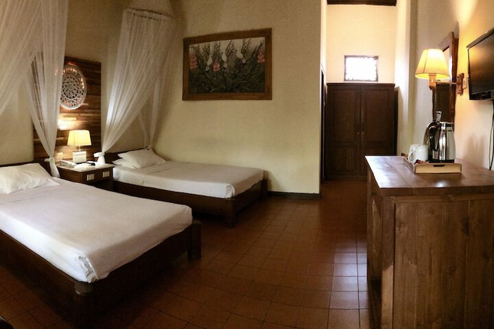 Room 3 of 53