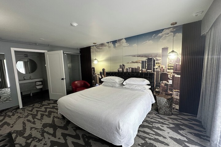 Room 19 of 66