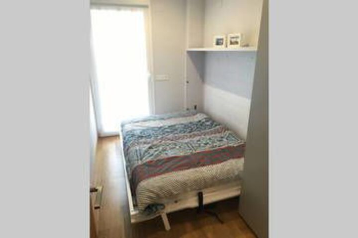 Room 4 of 16