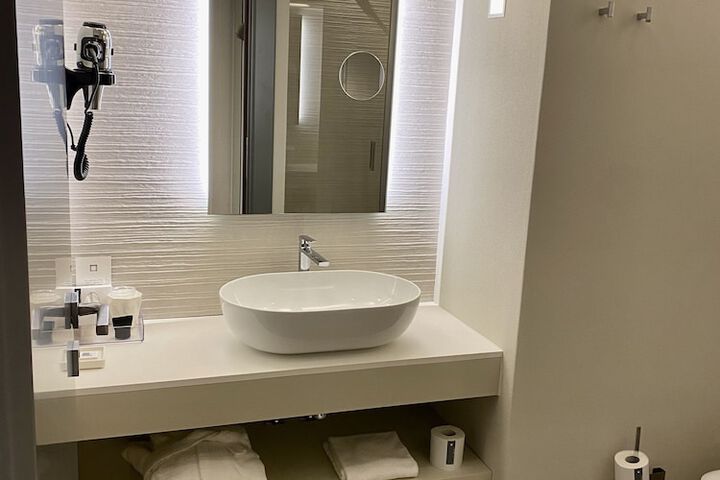 Room 35 of 54
