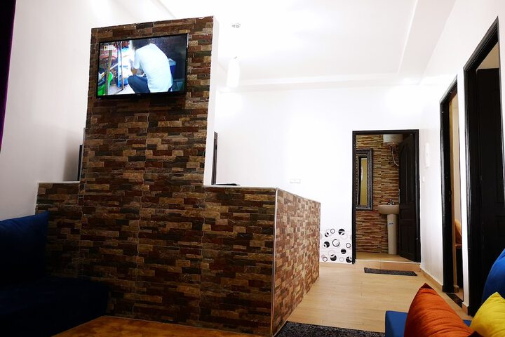 Room 8 of 31