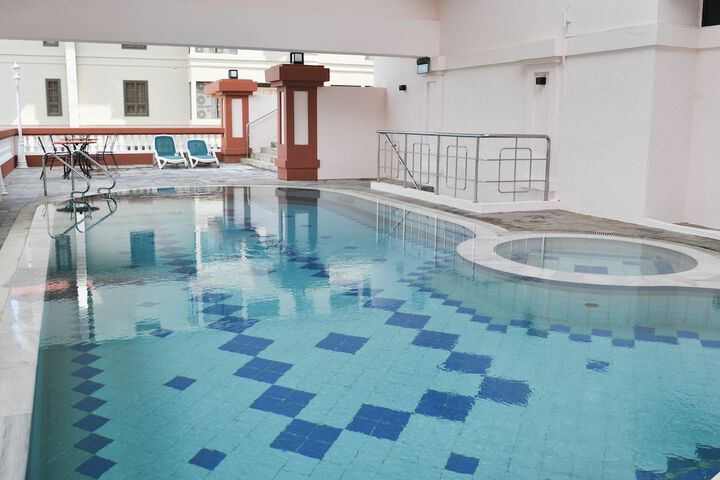 Pool Hotel