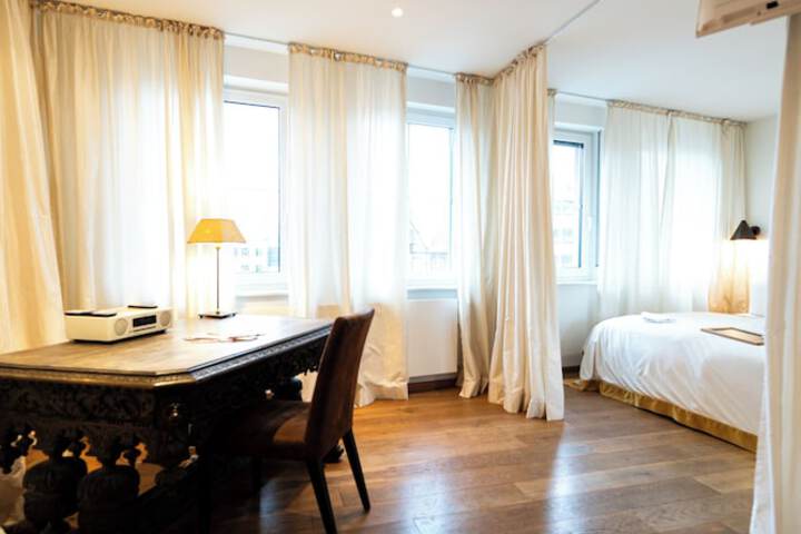 Room 53 of 95