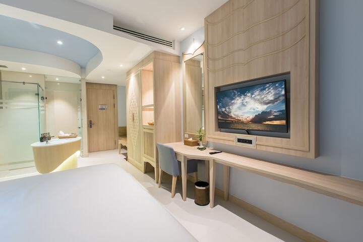 Room 8 of 91