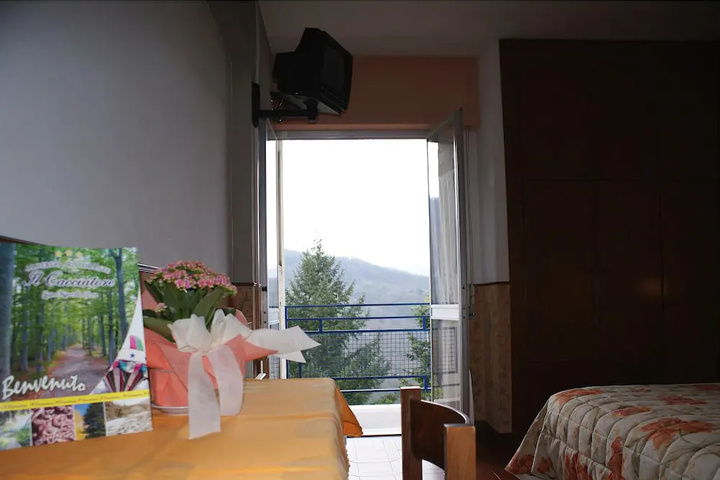 Room 4 of 25