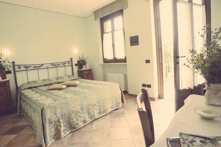 Room 4 of 61