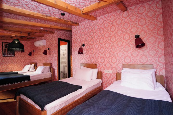 Room 34 of 73