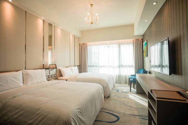 Room 10 of 43