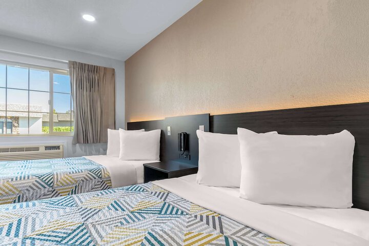 Double Accessible Queen Size Bed (1 of 7)