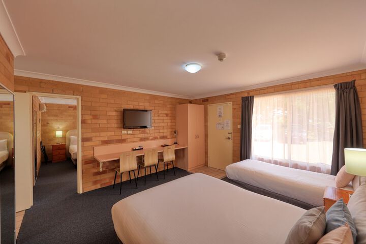 Room 7 of 44