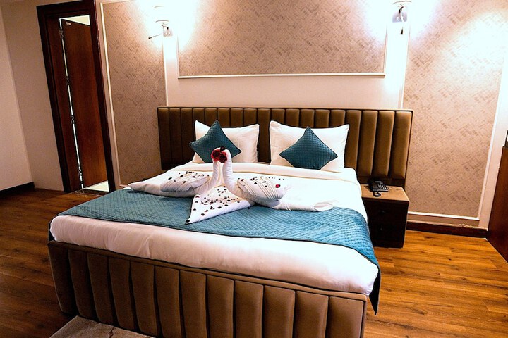 Room 7 of 27