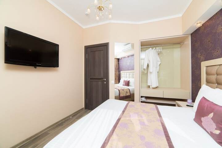 Room 6 of 158