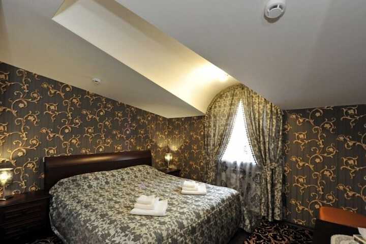 Room 12 of 51