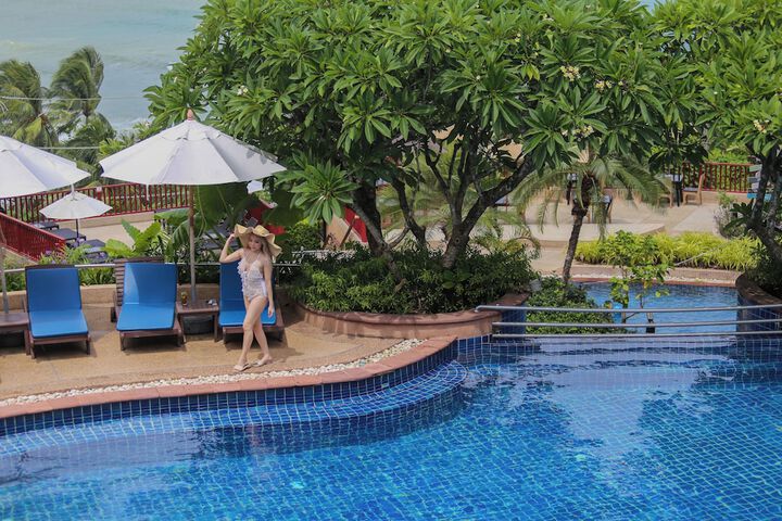 Pool 124 of 257