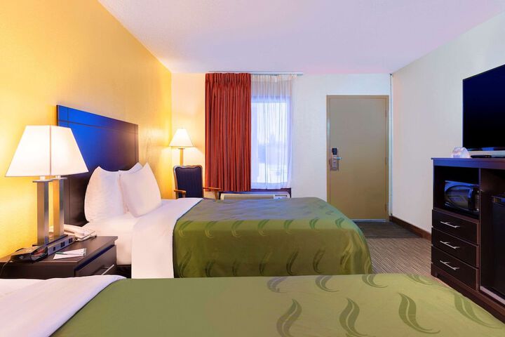 2 Double Beds (15 of 18)