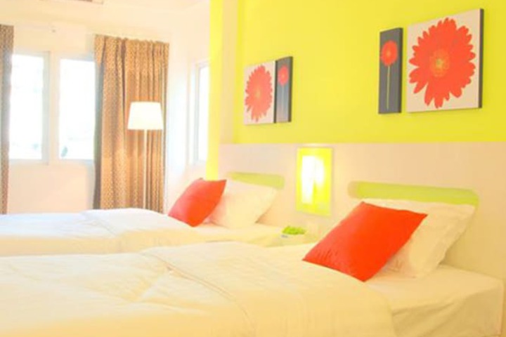 Room 10 of 34