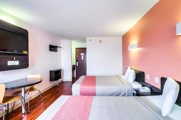 2 Double Beds (4 of 4)