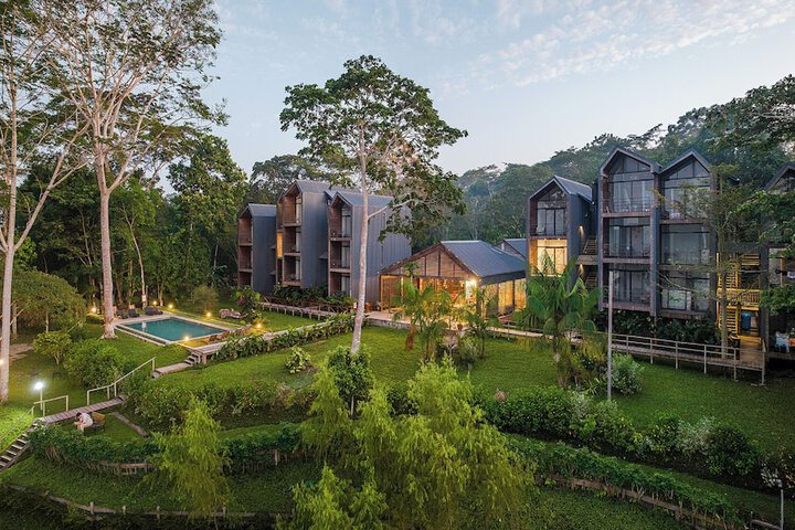 Exterior of Hotel Enai