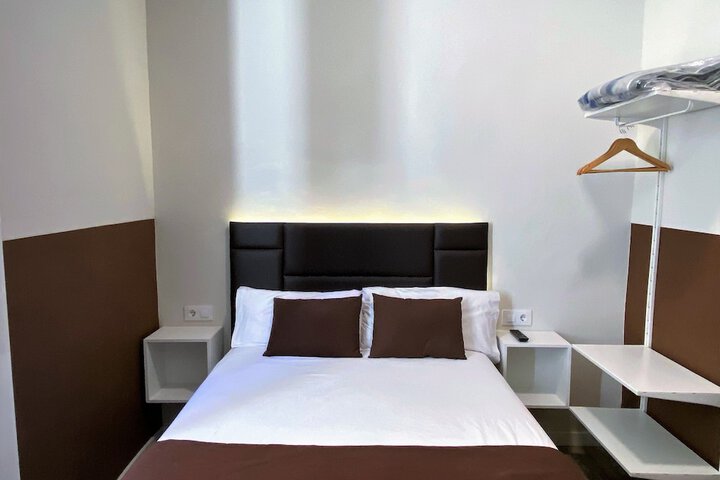 Room 15 of 34